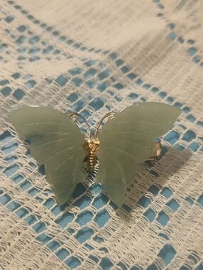 Butterfly Jade Clip in Pale Green
